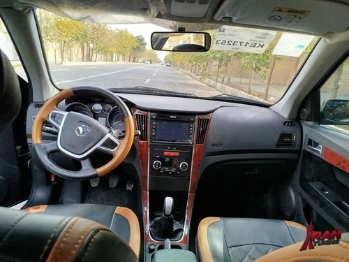 نقد و بررسی خودرو دنا